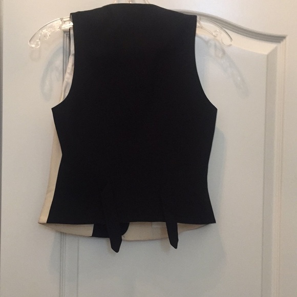 Vest - Picture 4 of 5